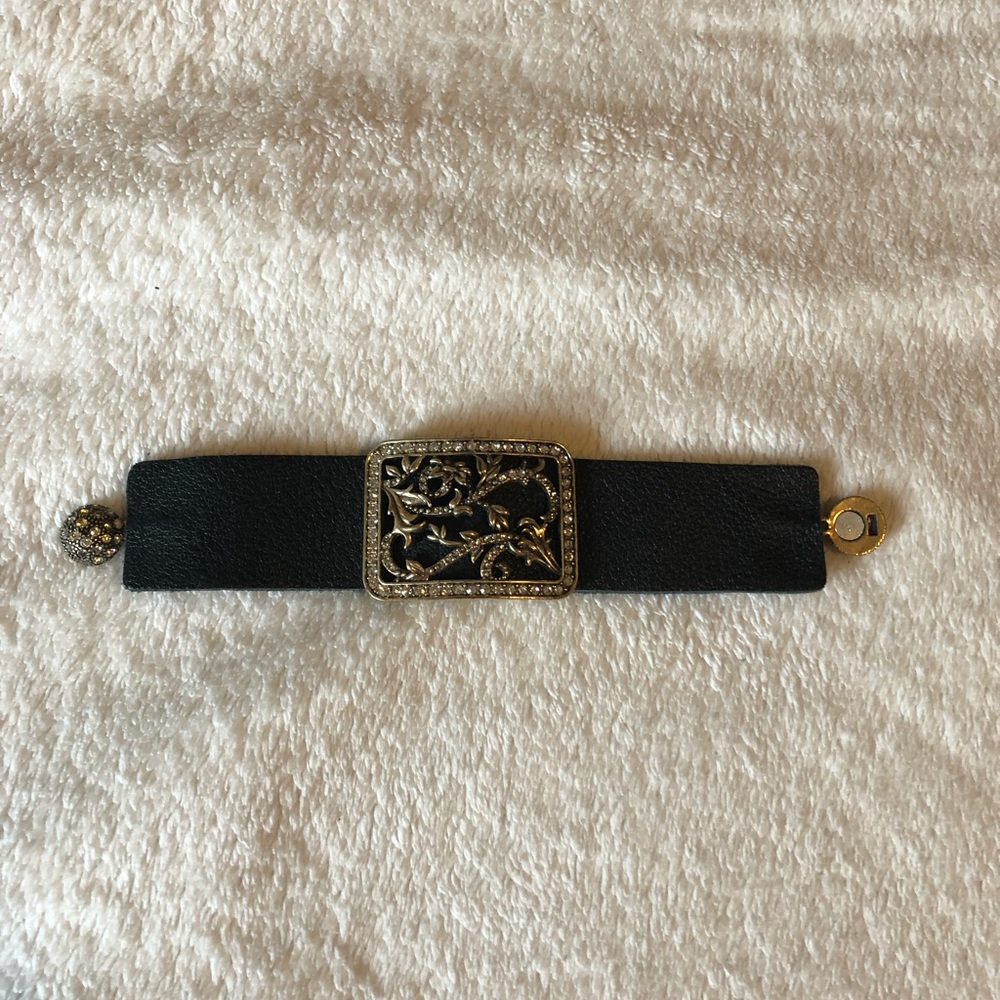 Ladies leather bracelet